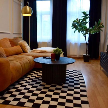 Charmanter Altbau In Schleussig Mit Balkon Leipzig Dış mekan fotoğraf